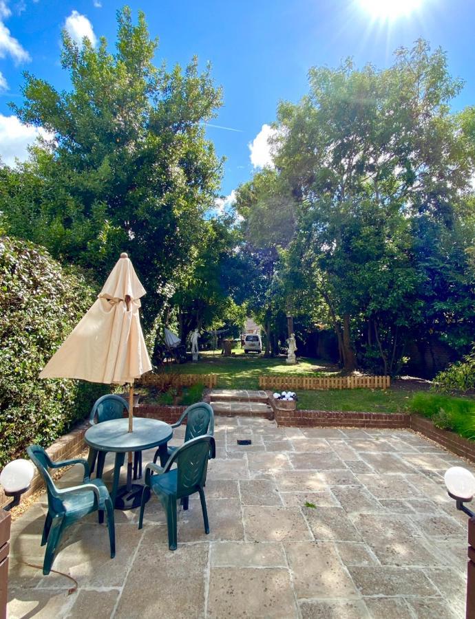 Lala Mundi Bed & Breakfast Brading Exterior photo